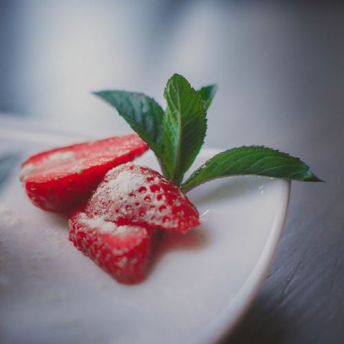 strawberry mint powdered sugar