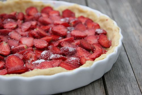 strawberry cake eating