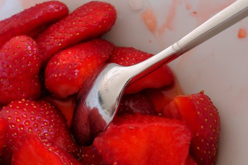 strawberry  fruit  dessert