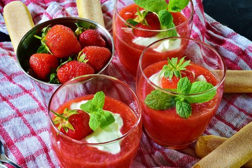 strawberry  dessert  fruit