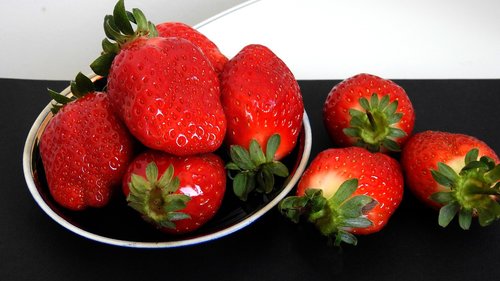 strawberry  berry  fresh