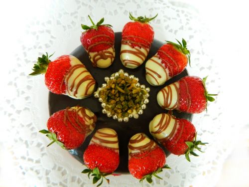 strawberry cake food