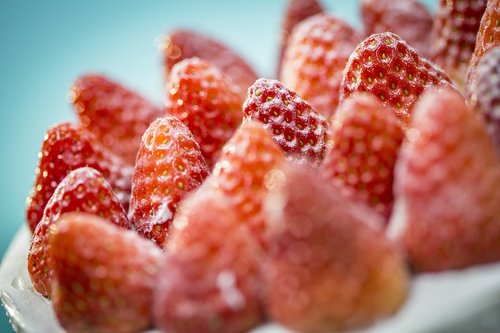 strawberry  red  cake