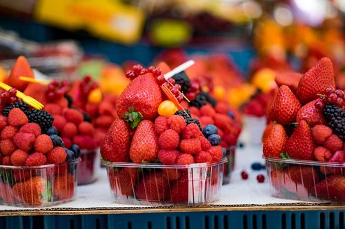 strawberry  fruit  blackberries