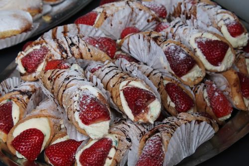 strawberry cakes dessert