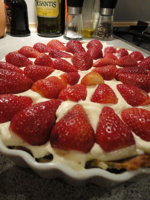 strawberry cake red dessert