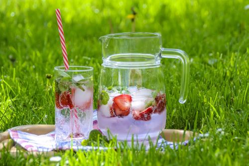 strawberry drink fruit tea ice