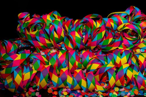 streamer  carnival  confetti