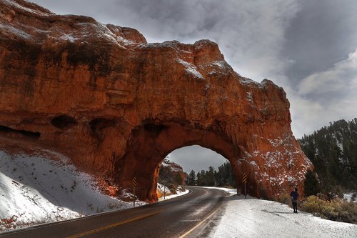 street  arch stone red  national park bryce canyon