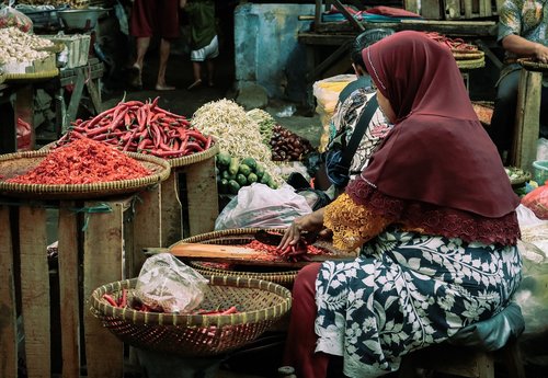 street  seller  traditional market
