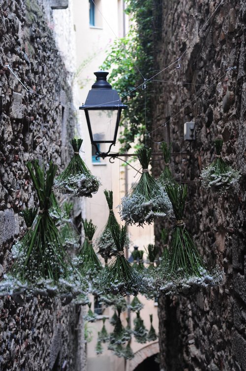 street  stone  street lamp