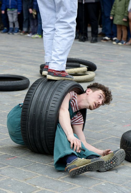 street entertainment  car tyres  artist