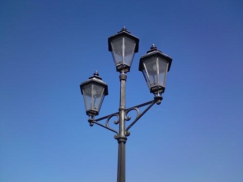 street lamp lantern light