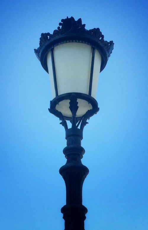 street lamp sky light