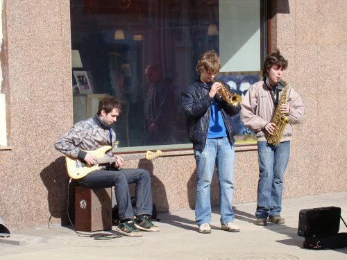 street musicians summer sun
