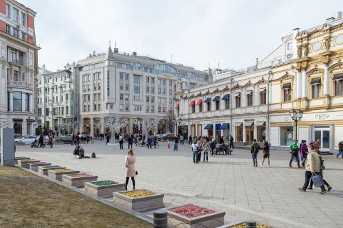 street the kuznetsk bridge moscow city