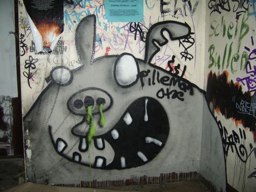 streetart berlin monster 2