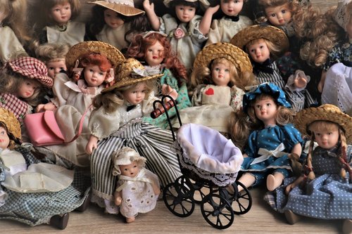 stylish  dolls  nostalgia