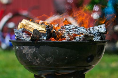 summer campfire grill
