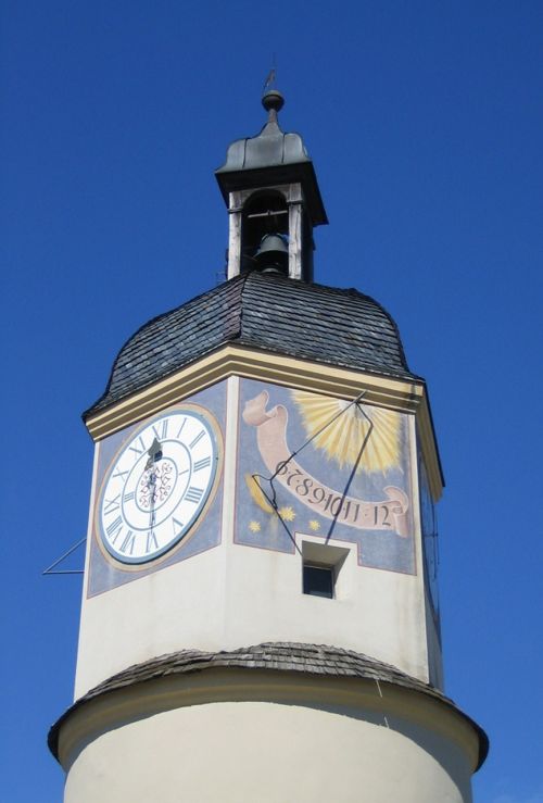 summer time sundial clock