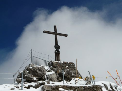 summit cross mountain cross