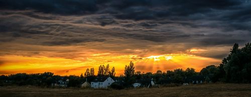 sun clouds rays