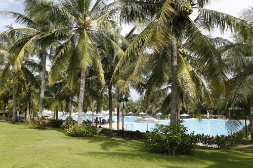 sun spa resort swimming pool vietnam
