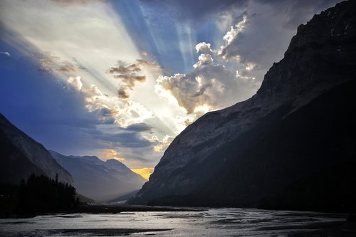 sunbeam  lake  mountains