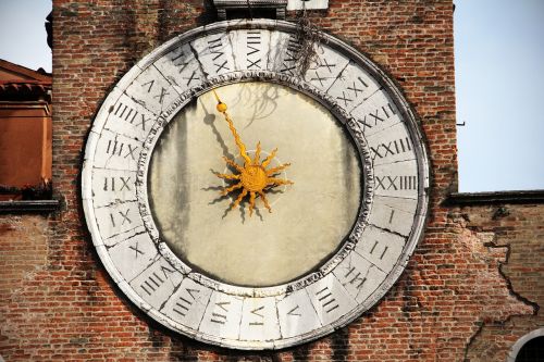 sundial clock sun