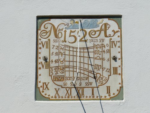 sundial  clock  time
