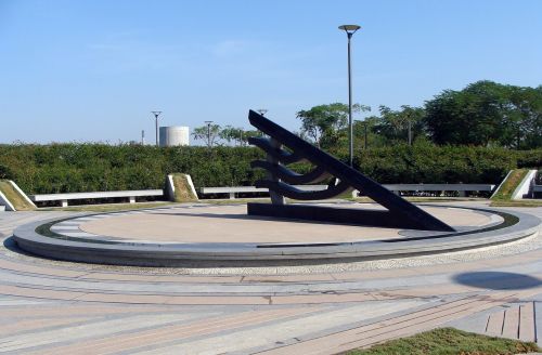 sundial park riverfront