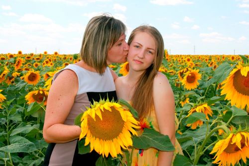 sunflower mom daughter