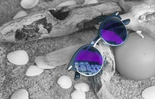 sunglasses purple reflection