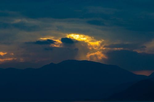 sunrise peak clouds