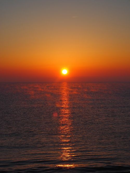 sunrise morgenstimmung beach