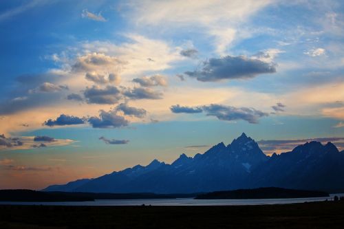 sunrise sunset mountains