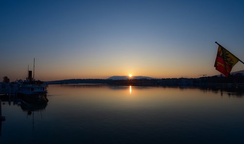 sunrise  lake  reflection