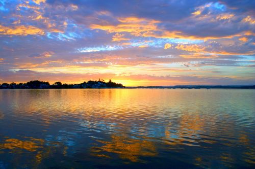 sunrise water reflection