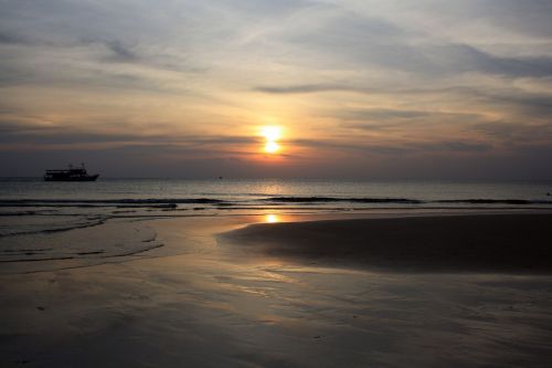 sunset kho chang thailand