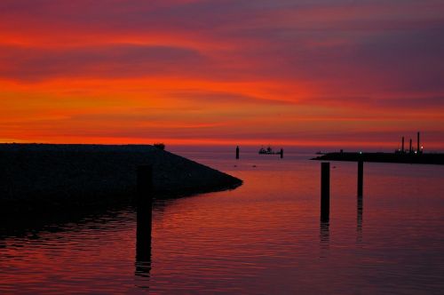 sunset mole marina