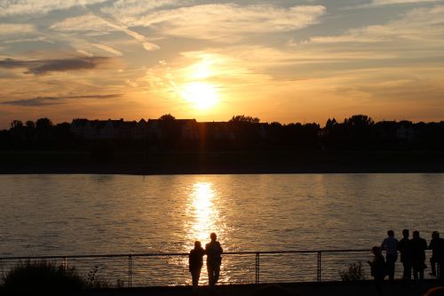 sunset rhine düsseldorf