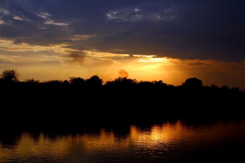 sunset water reflection