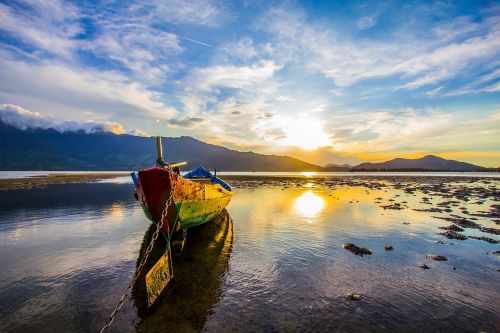 sunset the boat vietnam