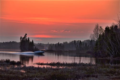 sunset boat lake