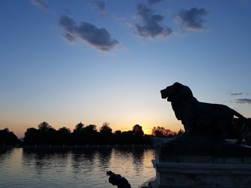 sunset lake statue