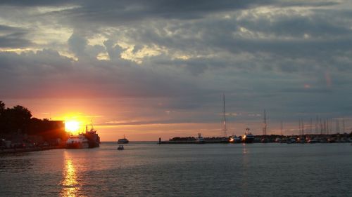 sunset sea sailing