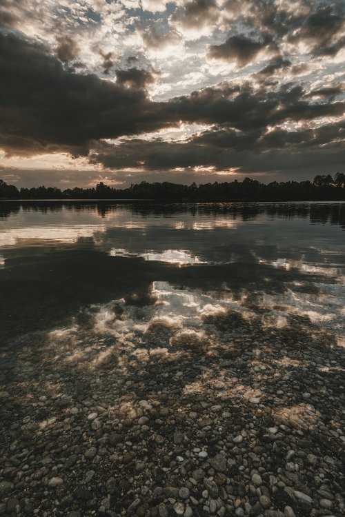 sunset  mirroring  lake