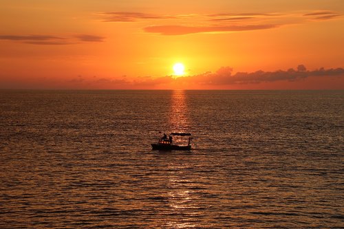 sunset  ship  taka