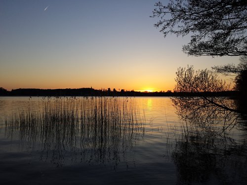 sunset  lake  the silence