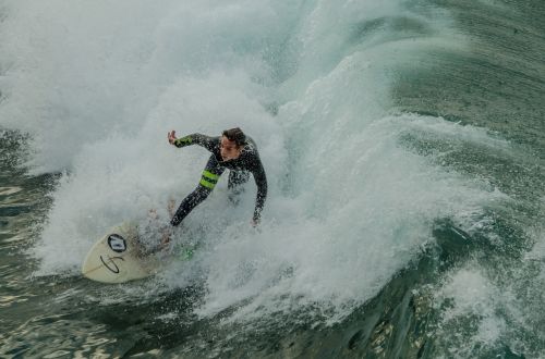 surfing ocean waves